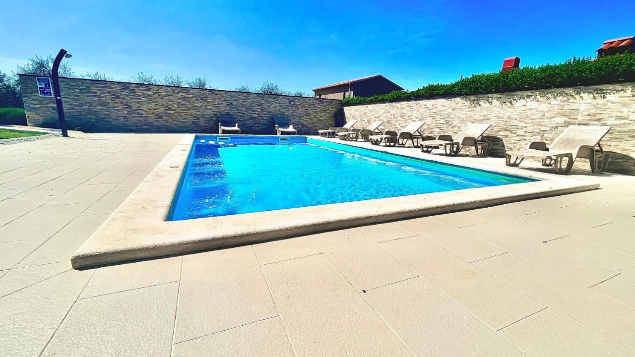 Apartments Vukancic Novigrad Istria Exterior foto